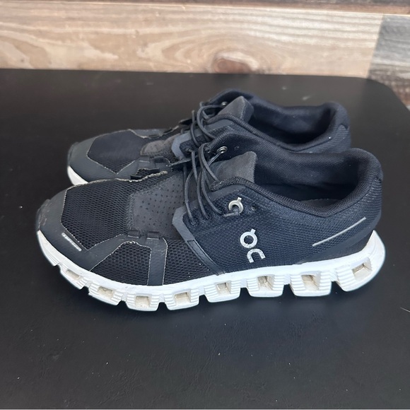 On Cloud Swiss Sneaker Women’s Shoes Size 6.5 Black Slip On Athleisure Sneakers - Picture 2 of 9